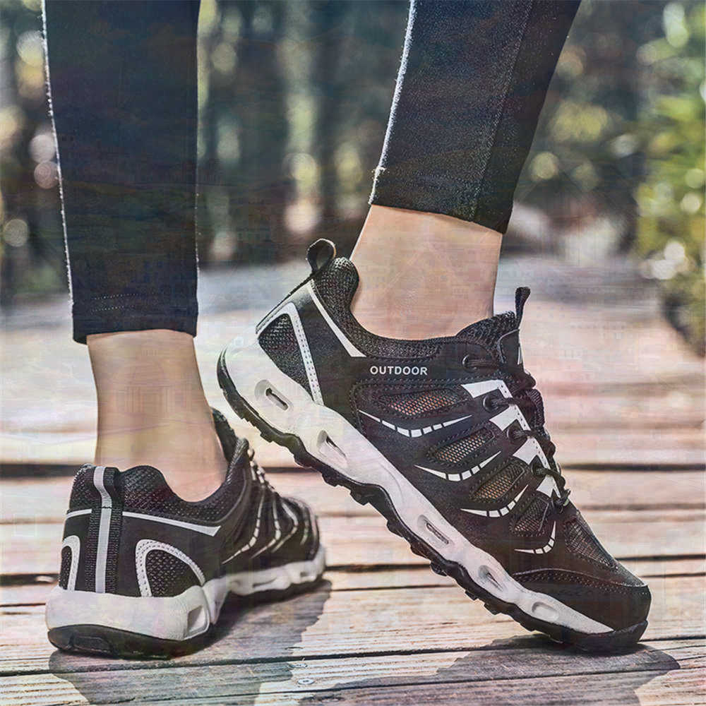 Sumer Round Tip Silver Sneaker - огляд і ціна Travel Accessories Wholesale