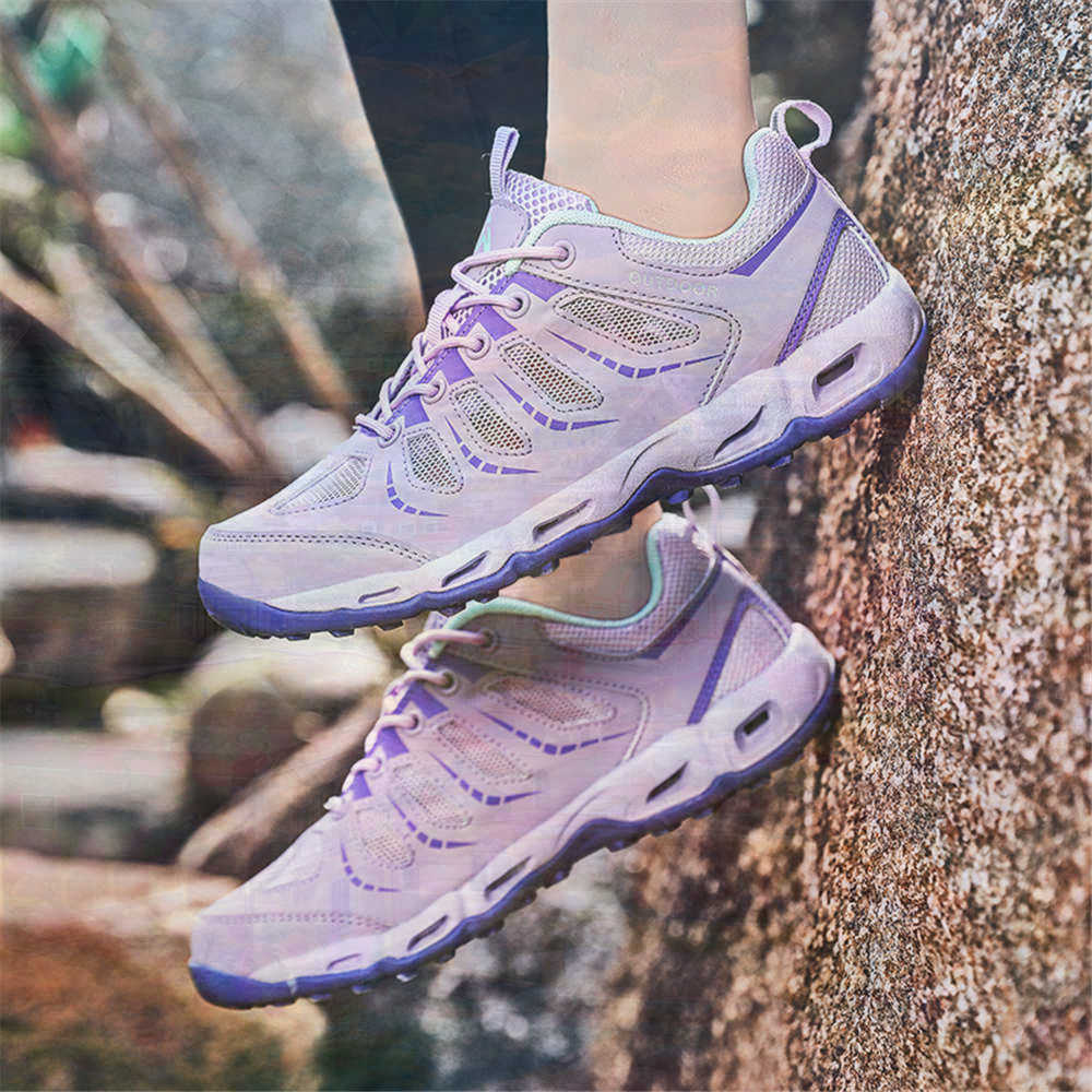 Sumer Round Tip Silver Sneaker - огляд і ціна Travel Accessories Wholesale