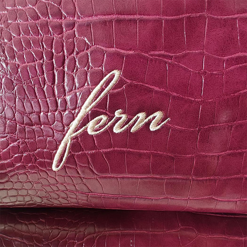 Embroidered Croc Makeup Bag Pe - огляд і ціна Travel Accessories Gifts For Her
